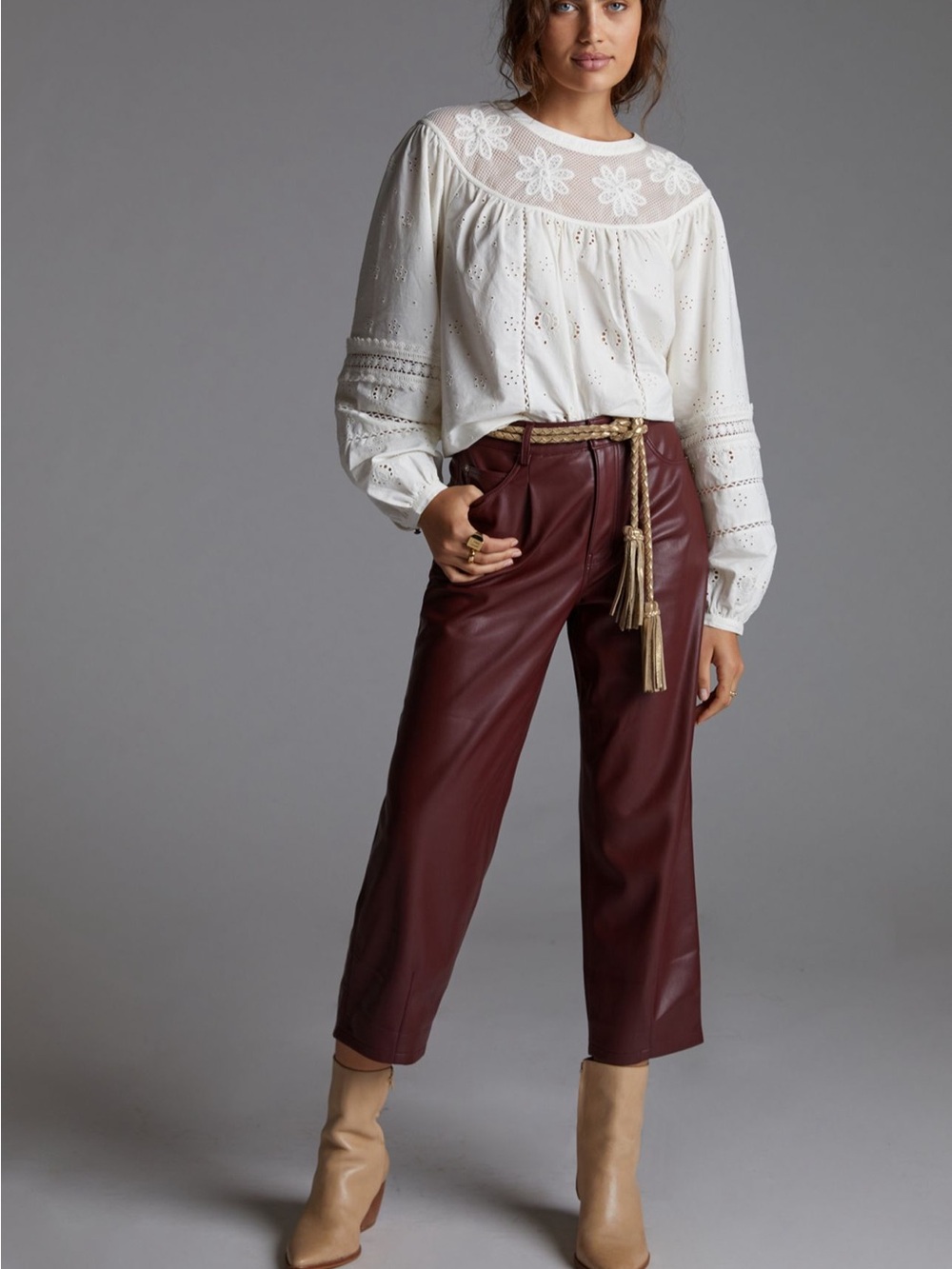 Pilcro Womens Faux Leather Crop Pants in Burgundy